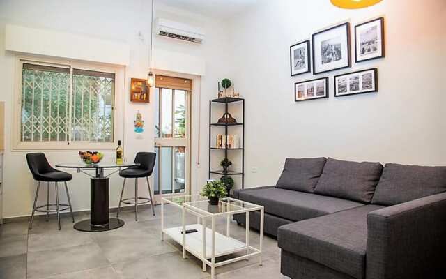 Magical 2BR Beach Bauhaus Stylish Nest