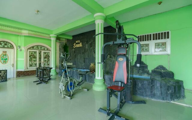RedDoorz Syariah Hotel Enasti Berastagi
