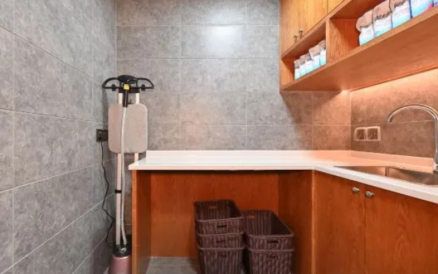 James Joyce Coffetel (Beijing Haidianhuangzhuang Zhongguancun  Metro Station)