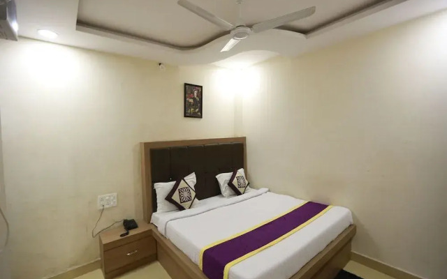 OYO 8883 Hotel Comfort Zone