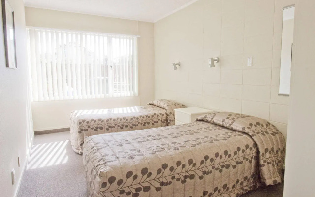 Tui Oaks Motel