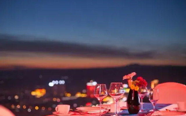 Hancheng Yellow River Pearl Hotel