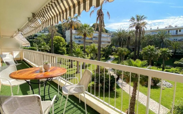 Superb Apartment In Cannes With Magnificent View !
