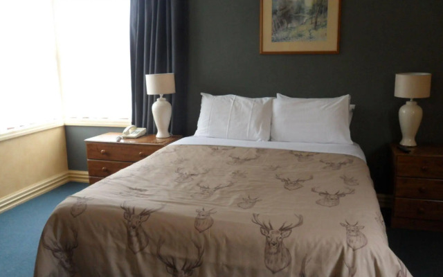 Red Tussock Motel