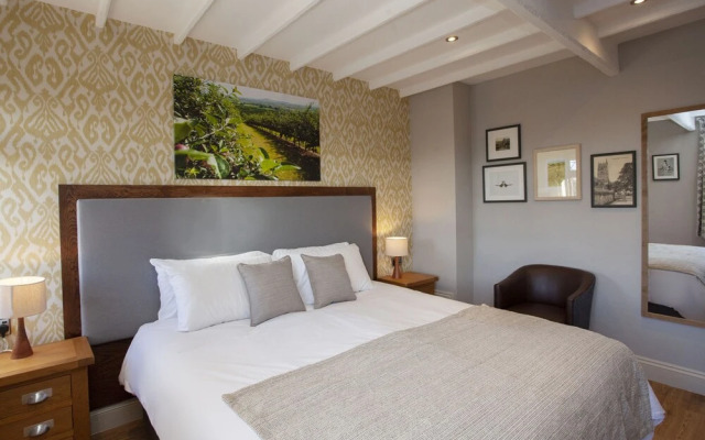 Woodborough Inn