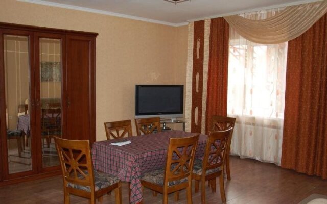 Grebenky Hotel