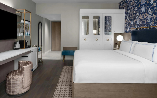 The Dorian, Autograph Collection