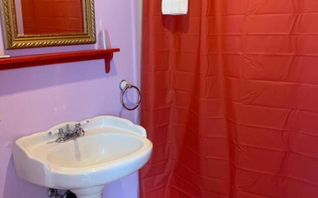 Tombstone Bordello Bed & Breakfast