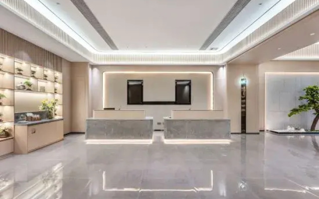 Bafang Junyue Hotel