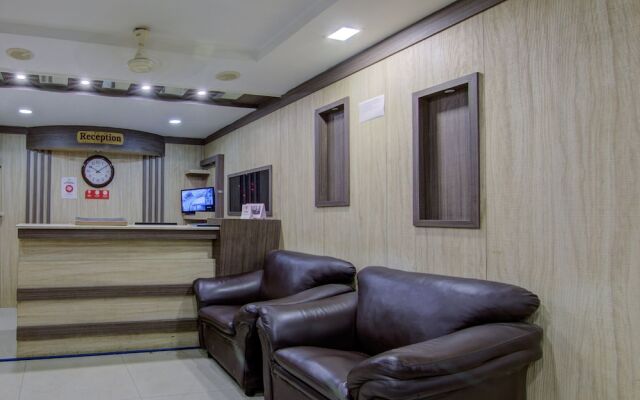 OYO Flagship 465 Vadapalani AVM Studio 2