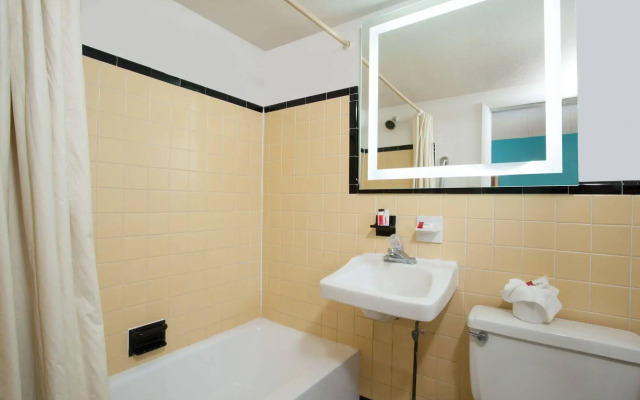 Hotel Cabana Oceanfront/ Boardwalk