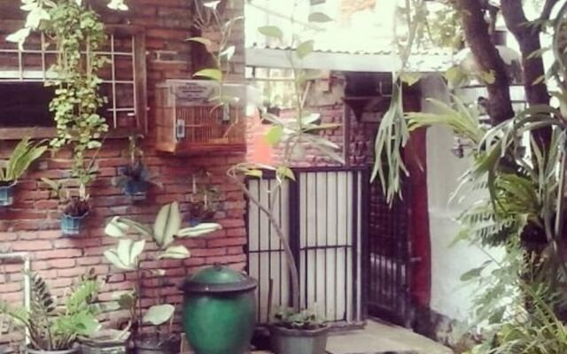 Room in B&B - Villas in Batu Indonesia Homestay