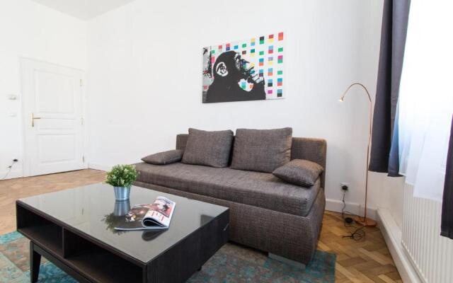 Design Apartments I contactless check-in