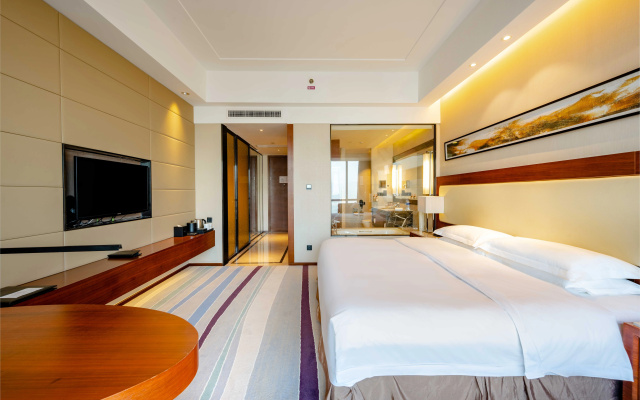 Crowne Plaza Wuxi Taihu by IHG