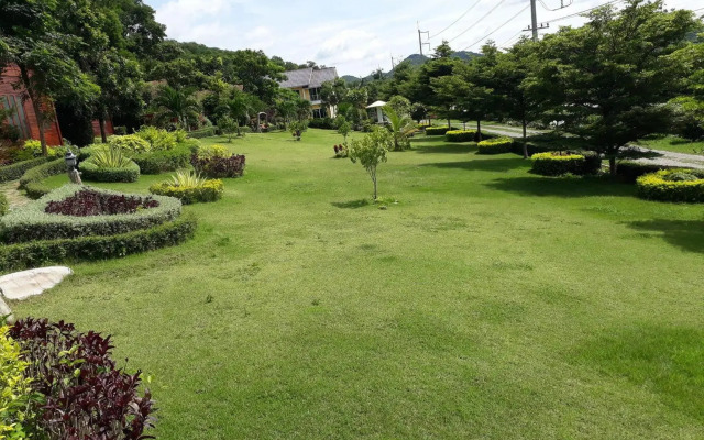 Mai Ngern Mai Thong Resort