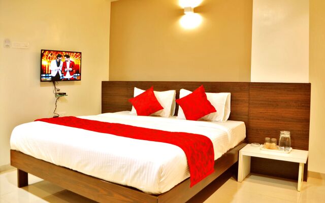 Hotel Sri Sai Suites