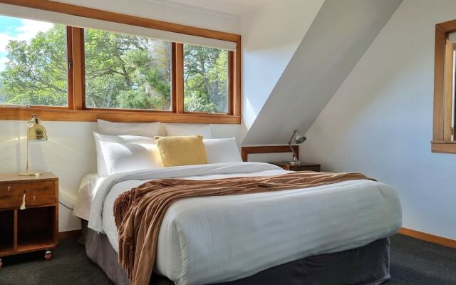The Kauri Retreat - Sea Views & Spa Pool