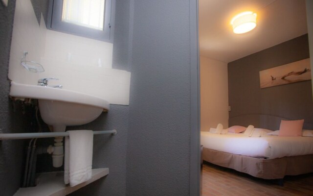 Marina Hotel Club
