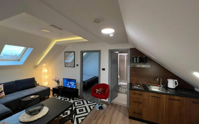 Main Square Apartment