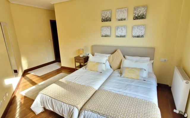 Cozy Yellow Home in Getxo