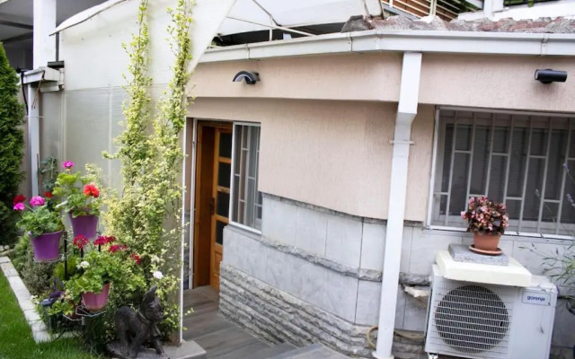 VINI studio with private parking