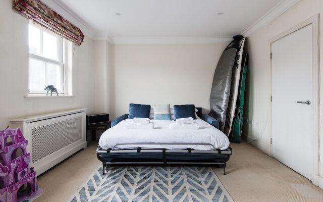 Lovely Putney Home by the Thames