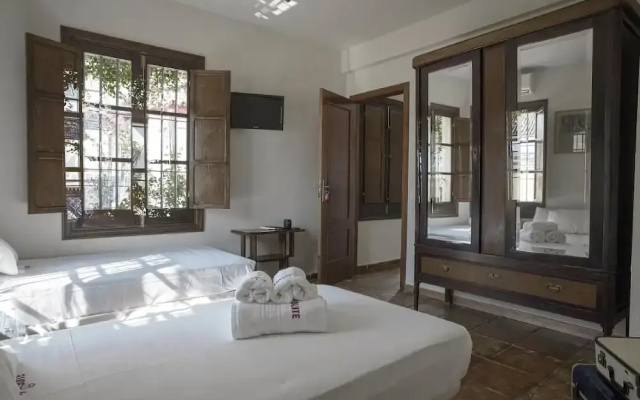 Hostal Plaza Santa Cruz