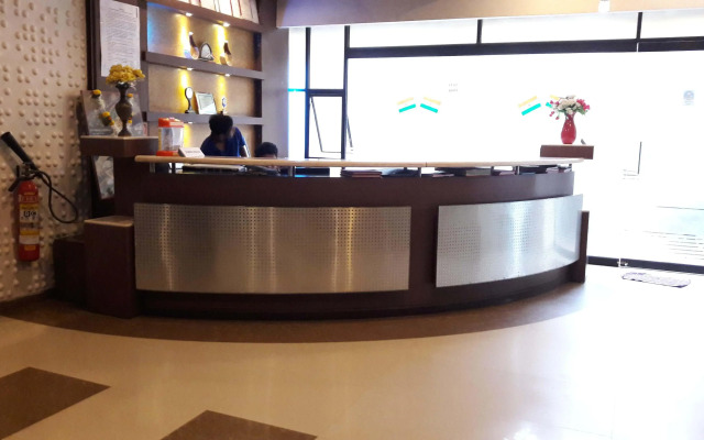 OYO 8084 Hotel Kingston