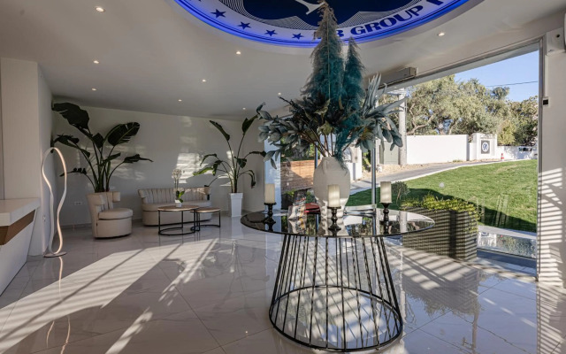 Mirage Bleu Hotel