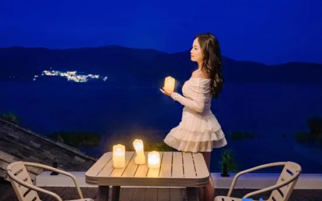 Yunyi Seascape Sunrise Xixia Yueshang Gun Scenic Apartment (Caicun Erhai) – People – Dali