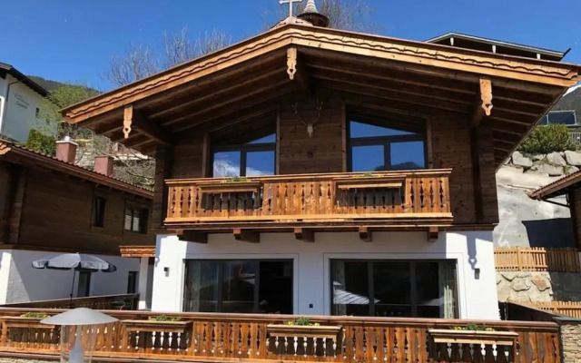 Splendid Chalet in Neukirchen near Wildkogel Ski Arena