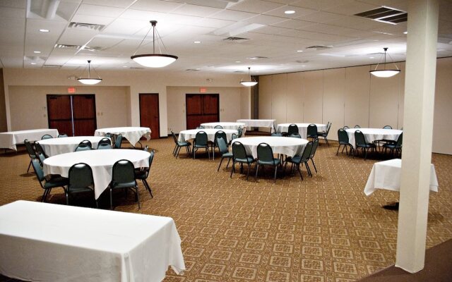 Baymont by Wyndham Jamestown Conference Center & Water Park