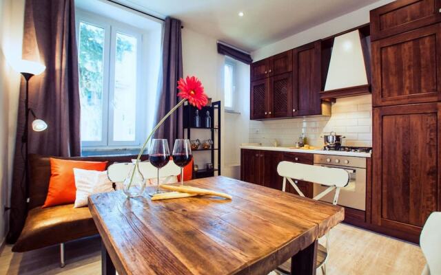 Romantic Flat With Large Terrace Close to S. Peter