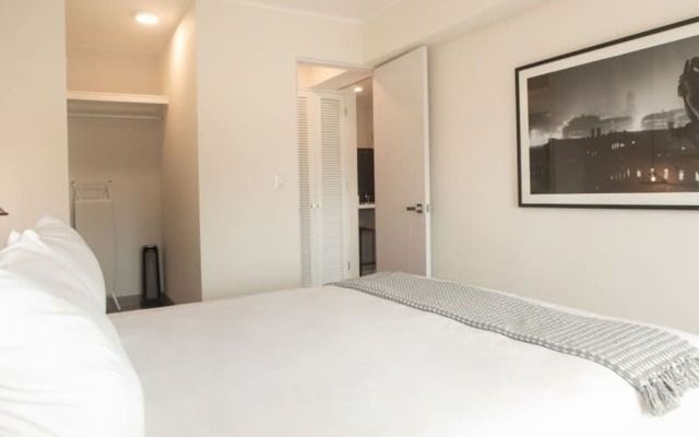 w Modern 1BR With Balcony in San Isidro