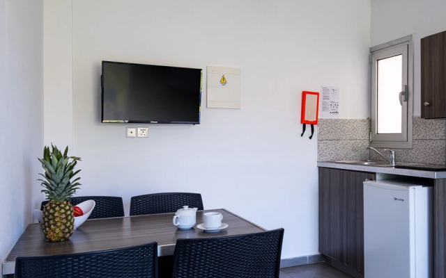 Rio Gardens - Cute 1-bdr Apt w Balcony
