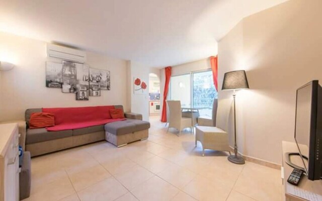 Apartment With one Bedroom in Saint-raphaël, With Enclosed Garden - 10