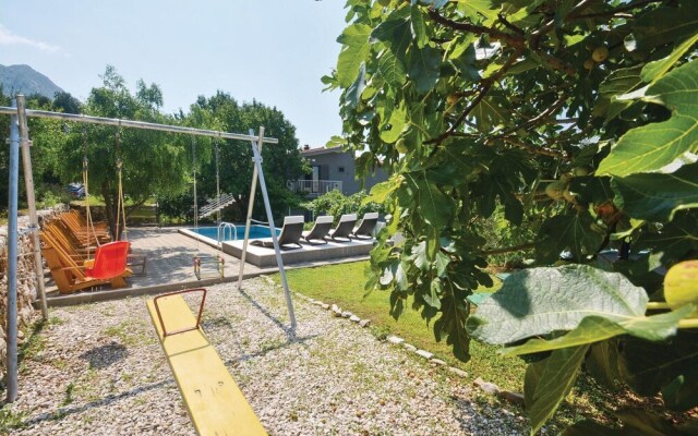 Beautiful Home in Omis With Wifi and 8 Bedrooms