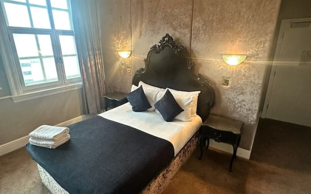 White Star Line Hotel