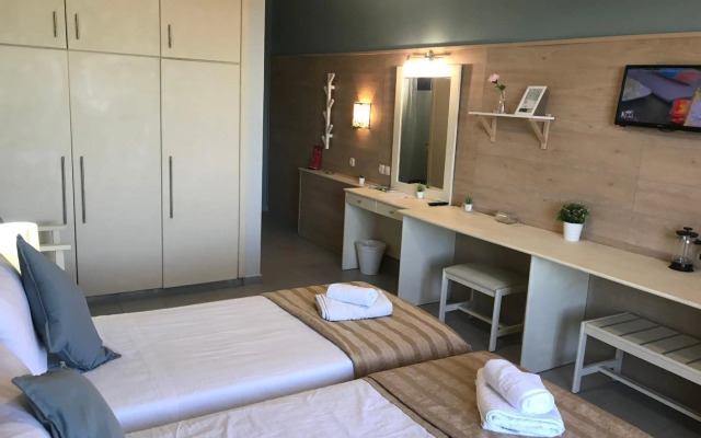Bayside Hotel Katsaras