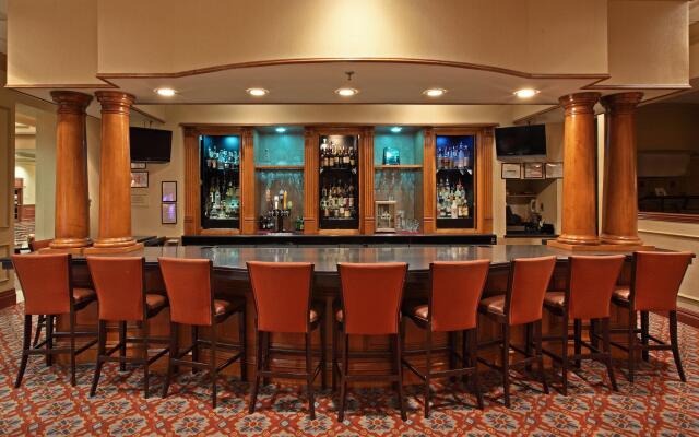 Crowne Plaza Dallas Market Ctr - Love Field by IHG