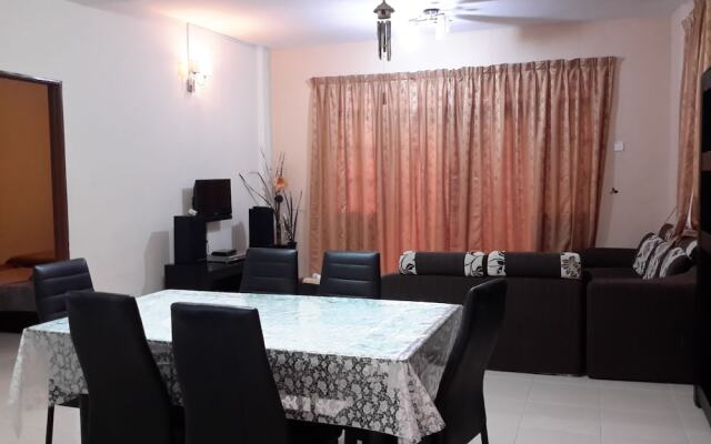 Aaron Apartment at Crown Imperial