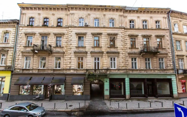 SoVA apartment str Gnatyuka 18