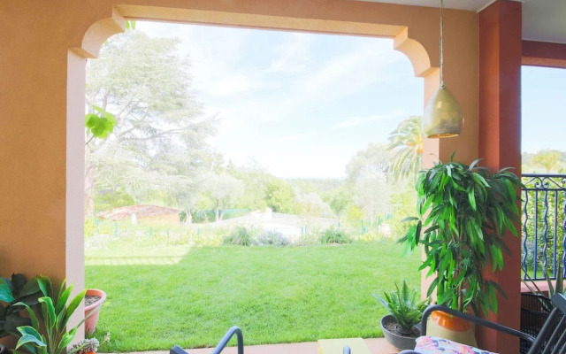 Apartment in Provence With Pool & Golf