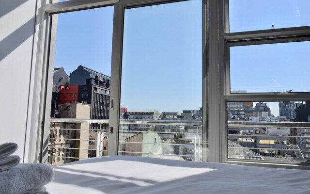 Luxury 1 Bedroom Apartment in Cape Town City Centre