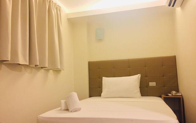 West Loch Park Hotel