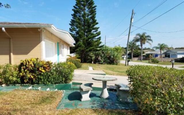 Cute Bungalow near the Beach and River with Private Pool