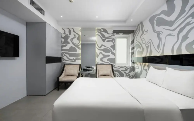 J Village Hotel - Triệu Việt Vương