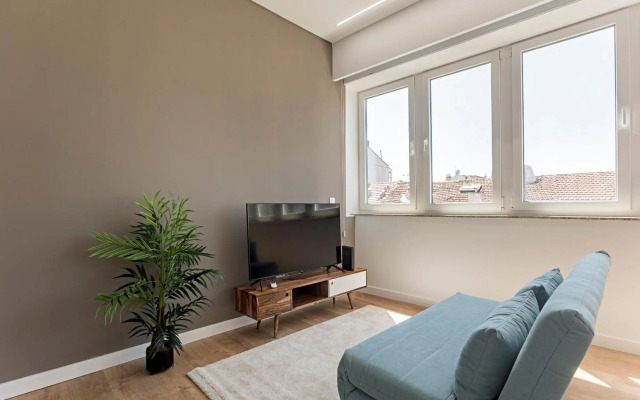 Urban House by LovelyStay