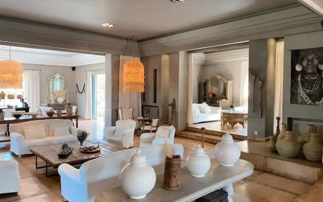 Villa Singulière By Louhou Collection