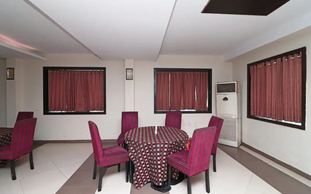 OYO 4754 Hotel Center Point